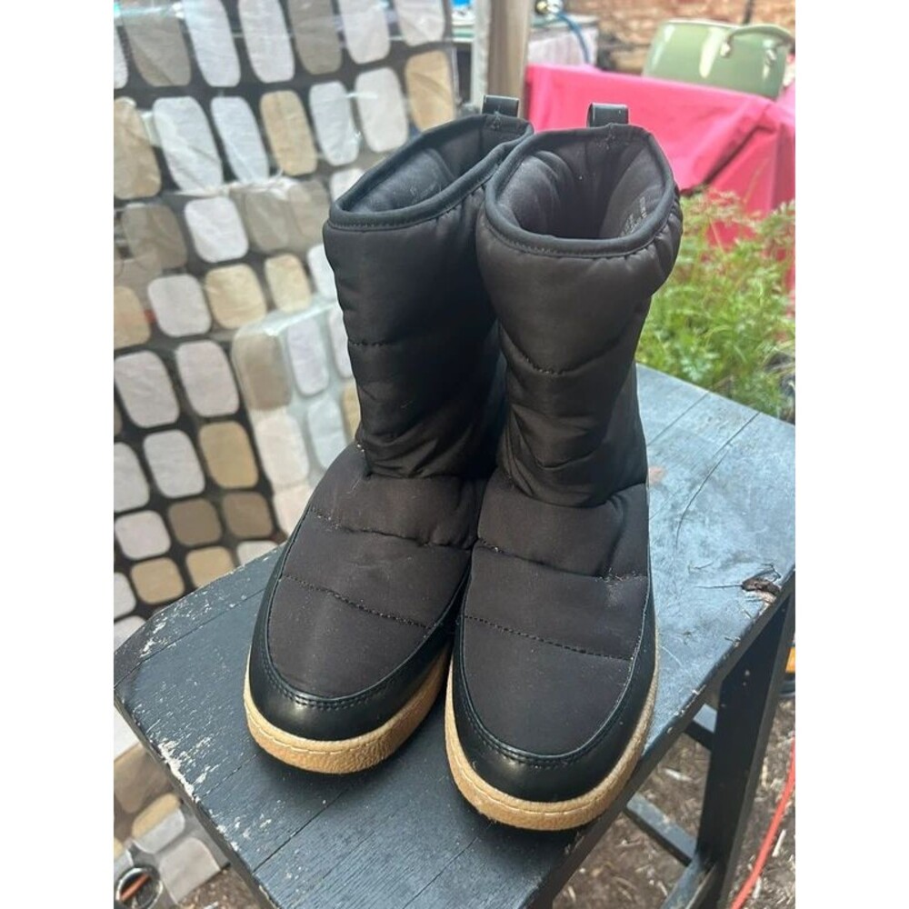 A New day black 8 1/2 snow boot